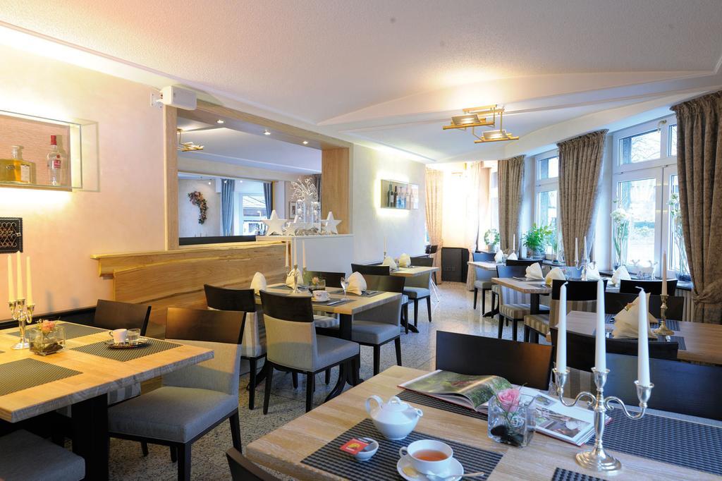 Landidyll Hotel Haus Hochstein Эслоэ Экстерьер фото